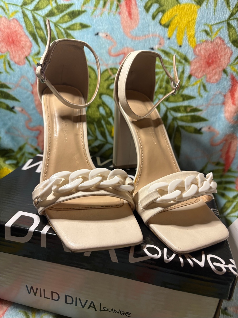 DIVA Lounge Cream Chain-Accent Block Heels
